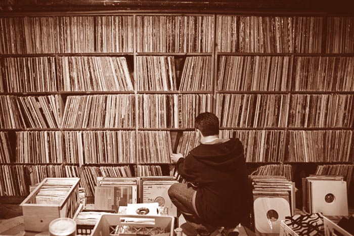 COLLECTOR