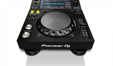 PDJ_XDJ-700_FRONT-HERO_WHT_LR