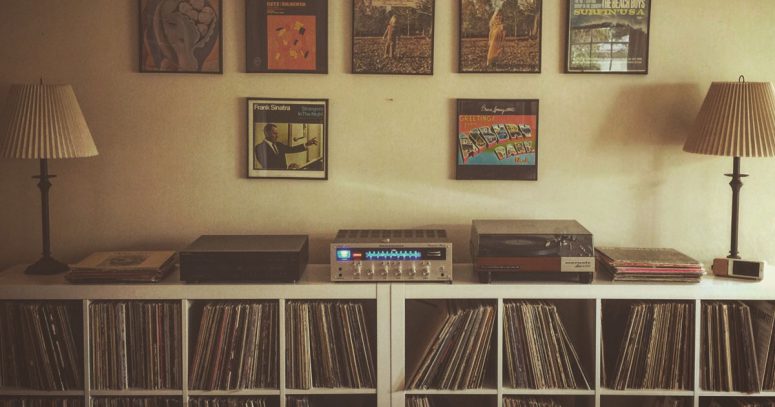 living-room-vinyl-banner